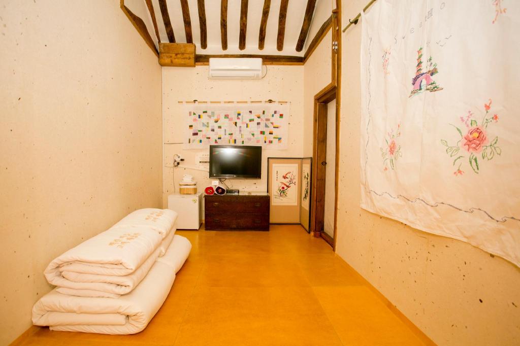 Best Hotels in Jeonju, South Korea – Ihwa Gotaek Review