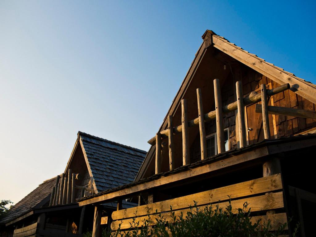 Best Hotels in Jeju, South Korea – Tongnamu Park Pension Review