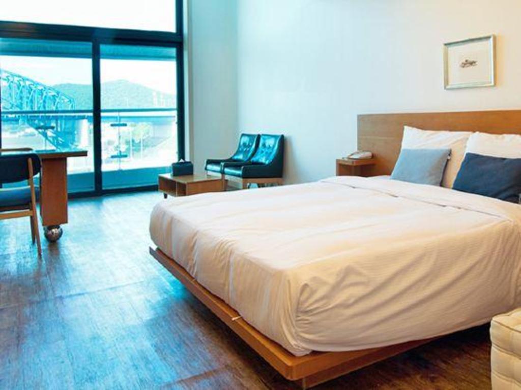Geobukseon Hotel image