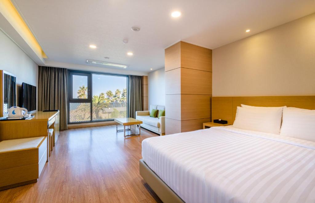 유니 호텔 제주 image