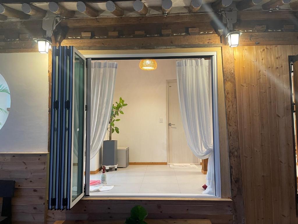 풍남동의 프라이빗 하우스 (291m², 침실 1개, 프라이빗 욕실 1개) image