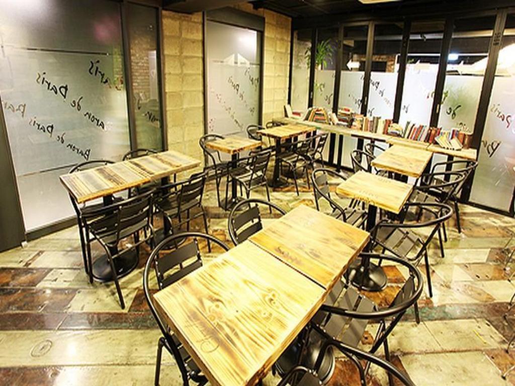 바론 드 파리 호텔 image