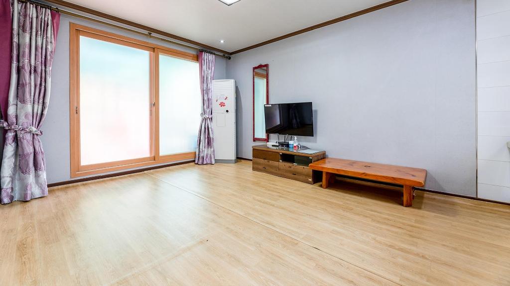 가평 무지개 펜션 image