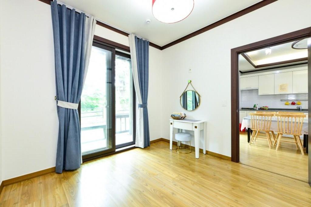 라라스테이 펜션 image