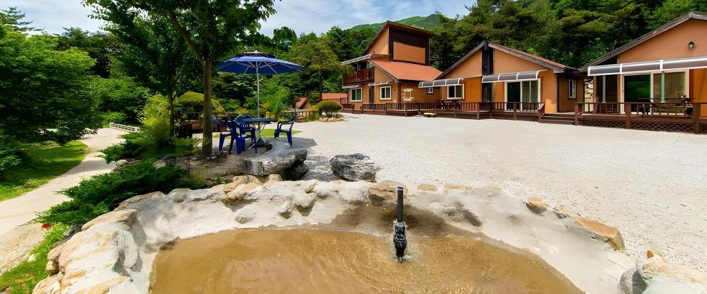 지리산 황토 펜션 image
