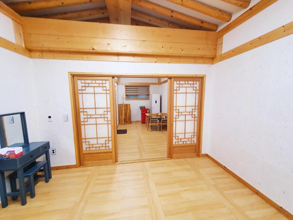 트립 투 경주 image