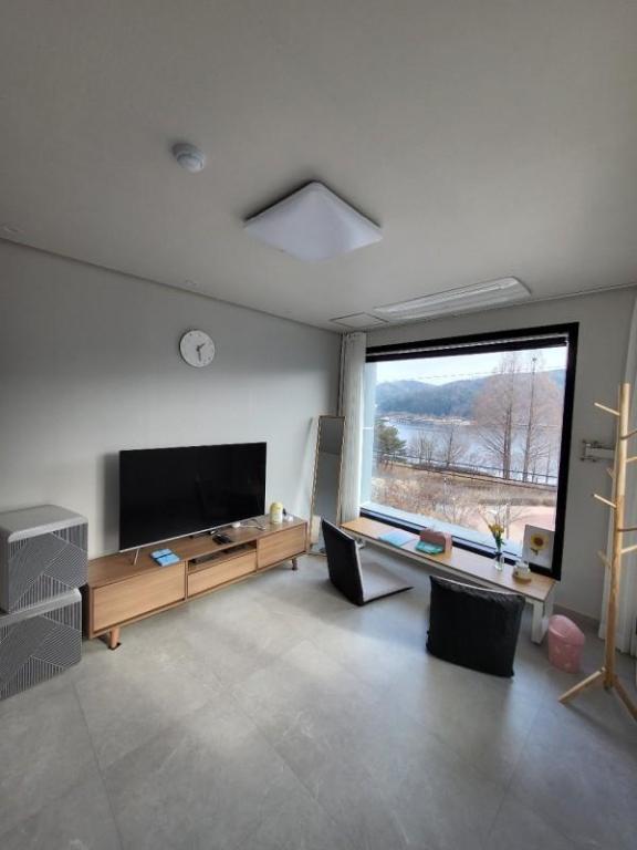 월영 펜션 image