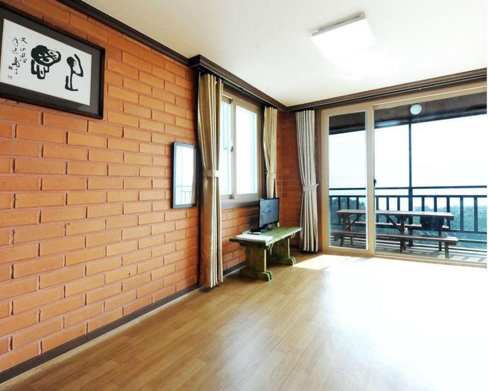 여수 황토 펜션 image