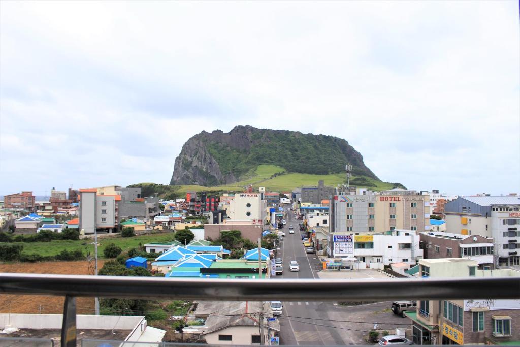 코업 시티 호텔 성산 image