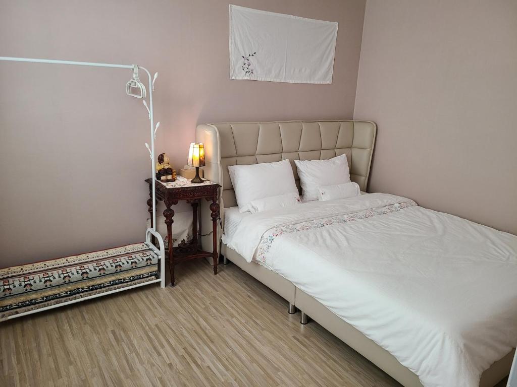 City Central & Cosy House image