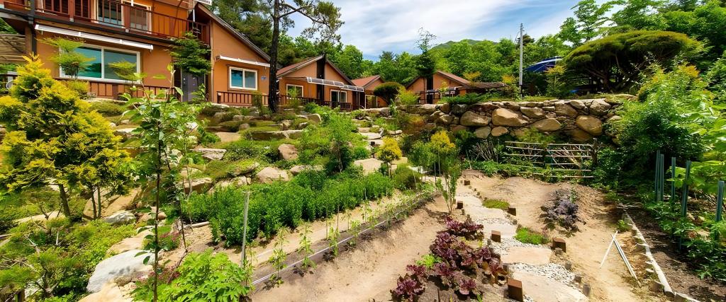 지리산 황토 펜션 image
