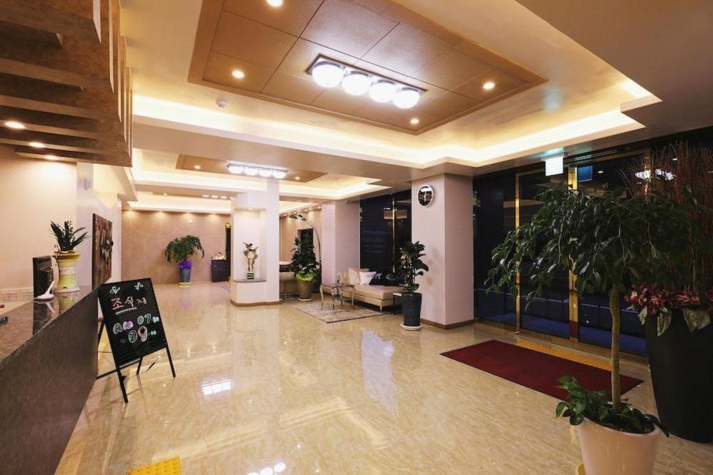 호텔 몬다비 image