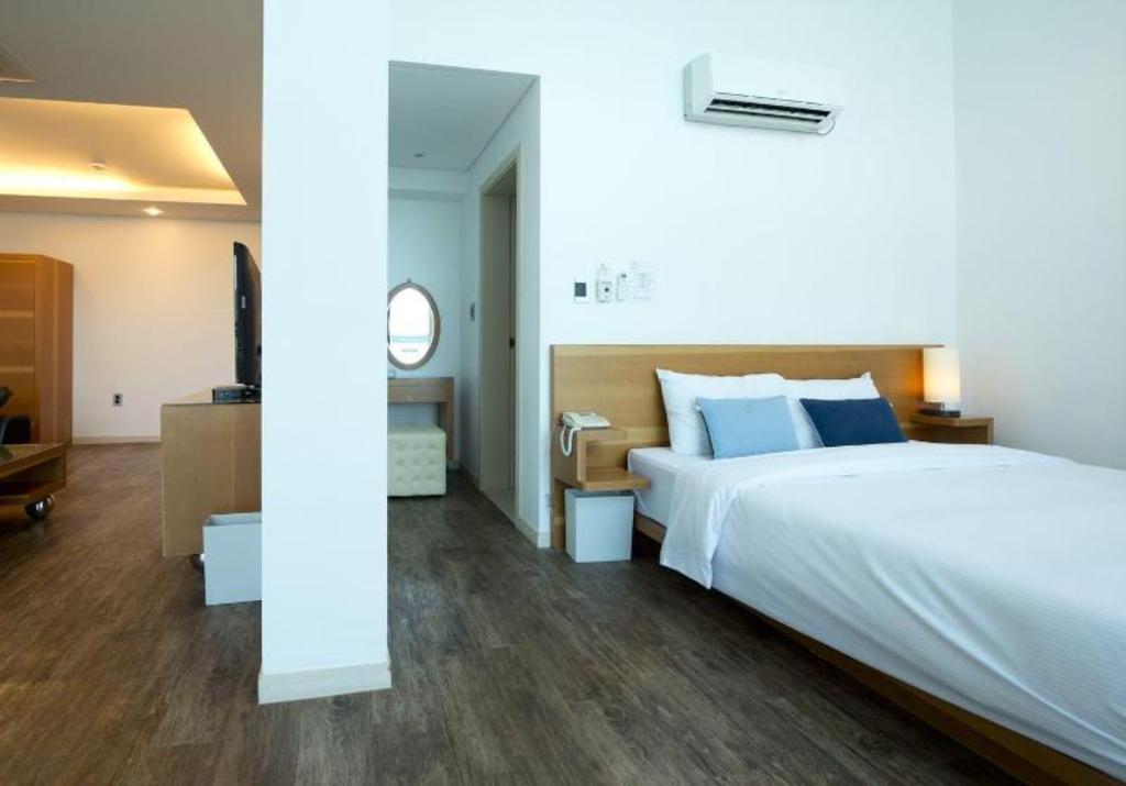Geobukseon Hotel image