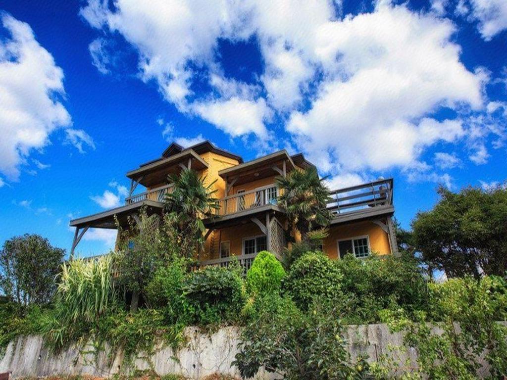 Best Hotels in Tongyeong, South Korea – Tongyeong Mongdol House Pension Review