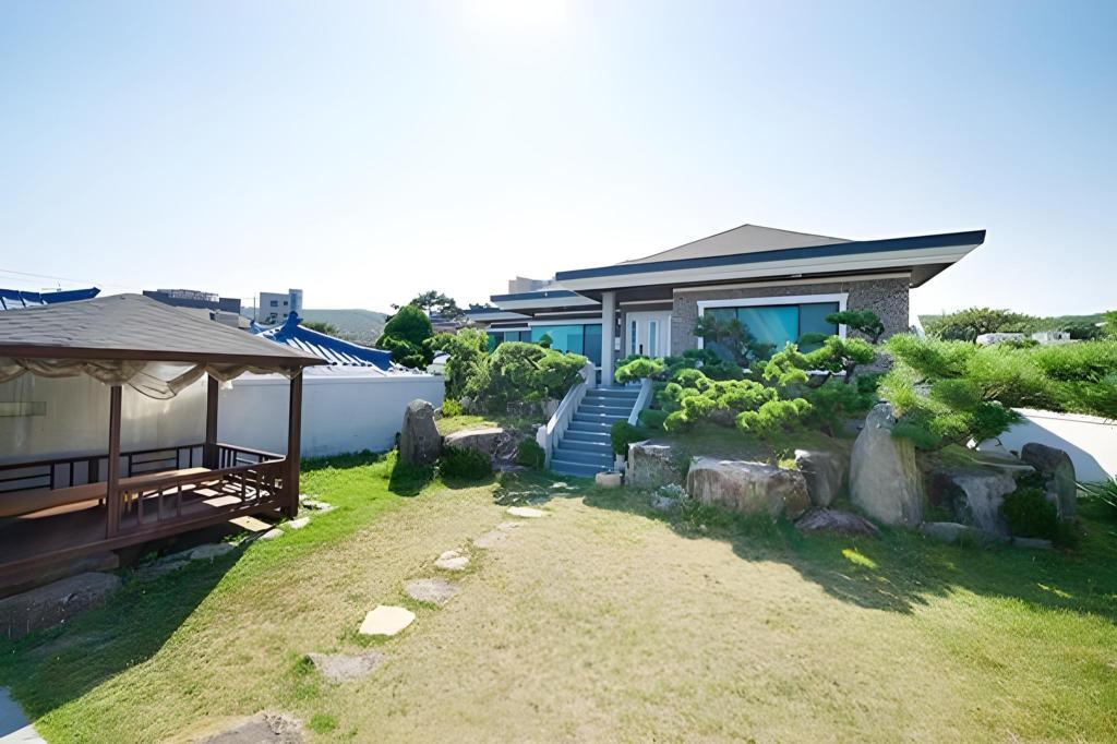 울산 힐링 독채펜션(가족형) image
