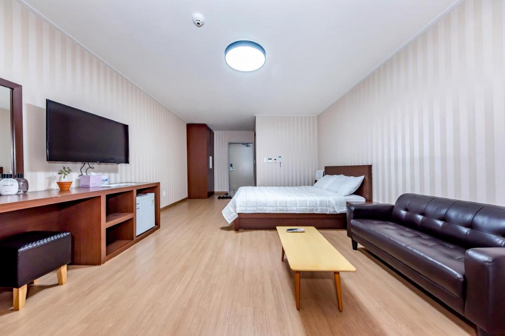 Best Hotels in Jeju, South Korea – Chilsip-ri Hotel Review