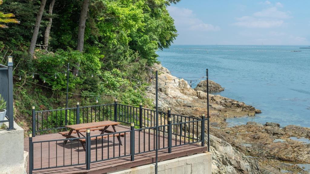 namhae sea stay N pet pension image