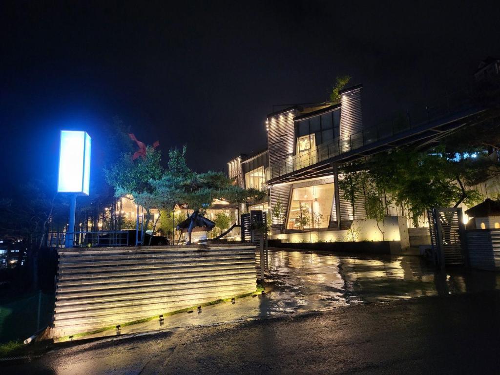 어반산책스테이 image