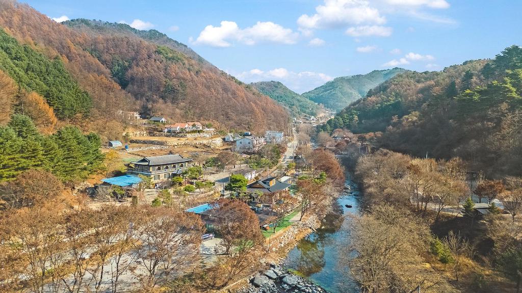 가평 돌궁펜션앤캠핑장 image