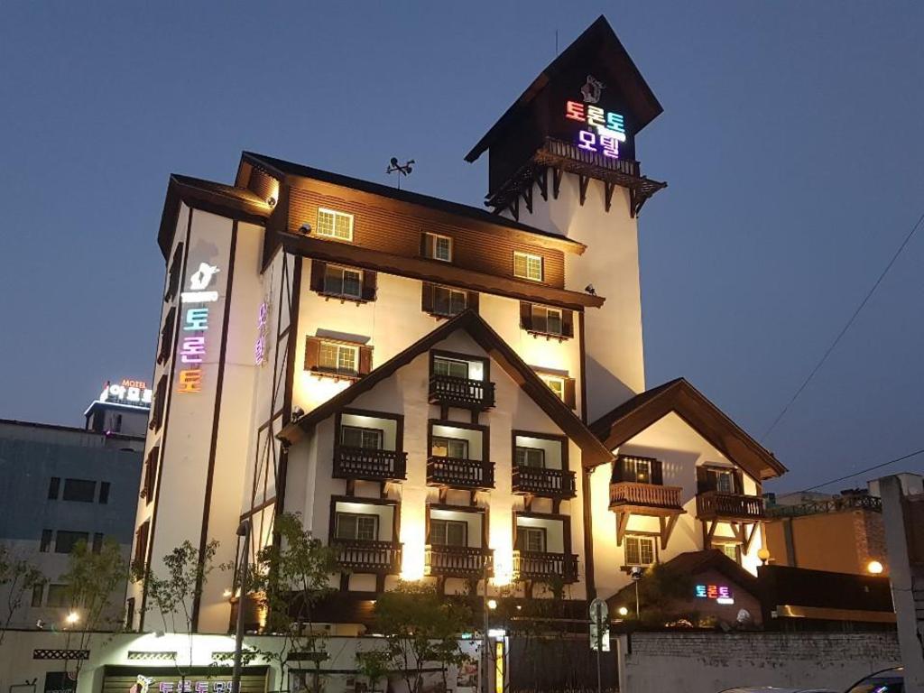토론토 호텔 image
