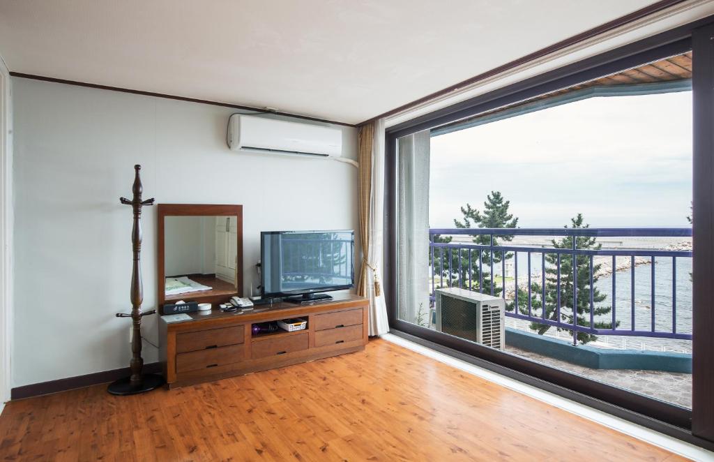 베니키아 산과바다 속초 image