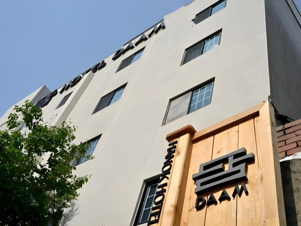 Best Hotels in Seoul, South Korea – Hanok Hotel Dam Seoul Review