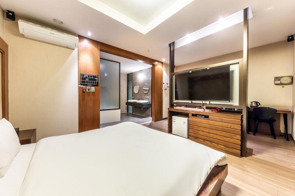 Best Hotels in Seoul, South Korea – Ritz Seoul Hotel Review