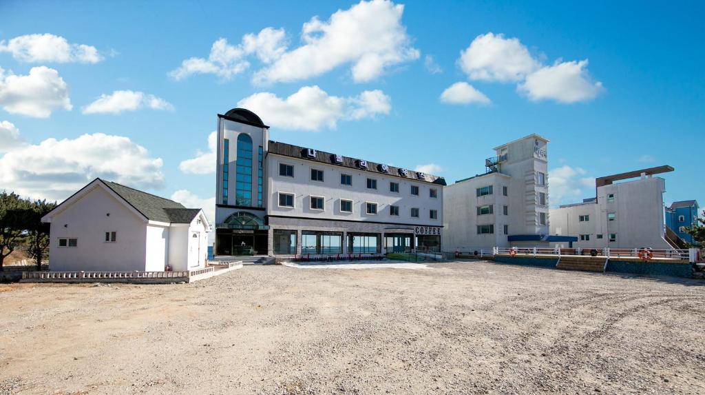 Best Hotels in Sokcho, South Korea – Goseong Napoli House Review