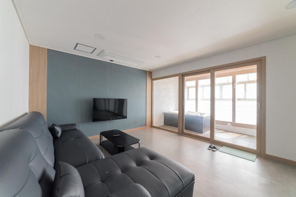 Best Hotels in Pohang, South Korea – Pohang beach63spa Pension Review