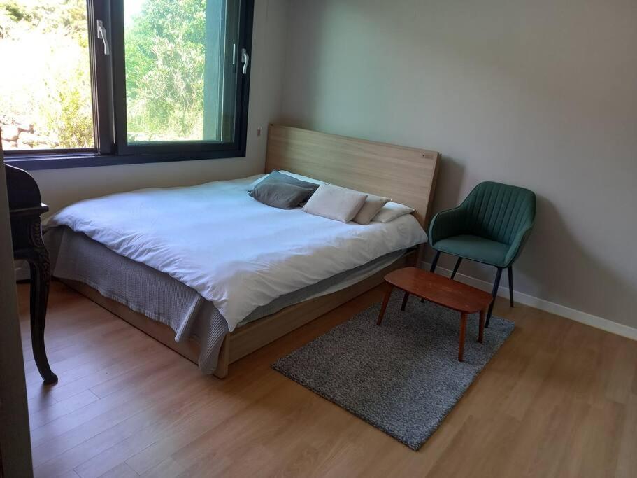 Best Hotels in Jeju, South Korea – Sogo Bae Jeju Minbak Review