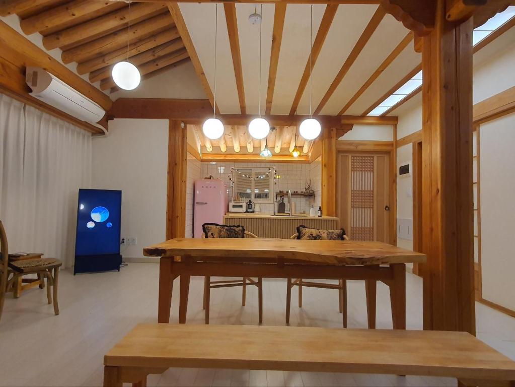 Haenggung stay Dalno - Suwon private house hanok image