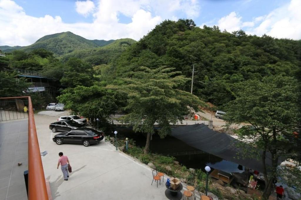 광양 반월산장 image