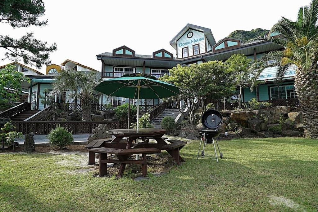 오션하우스 펜션 image