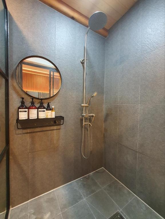 Haenggung stay Dalno - Suwon private house hanok image