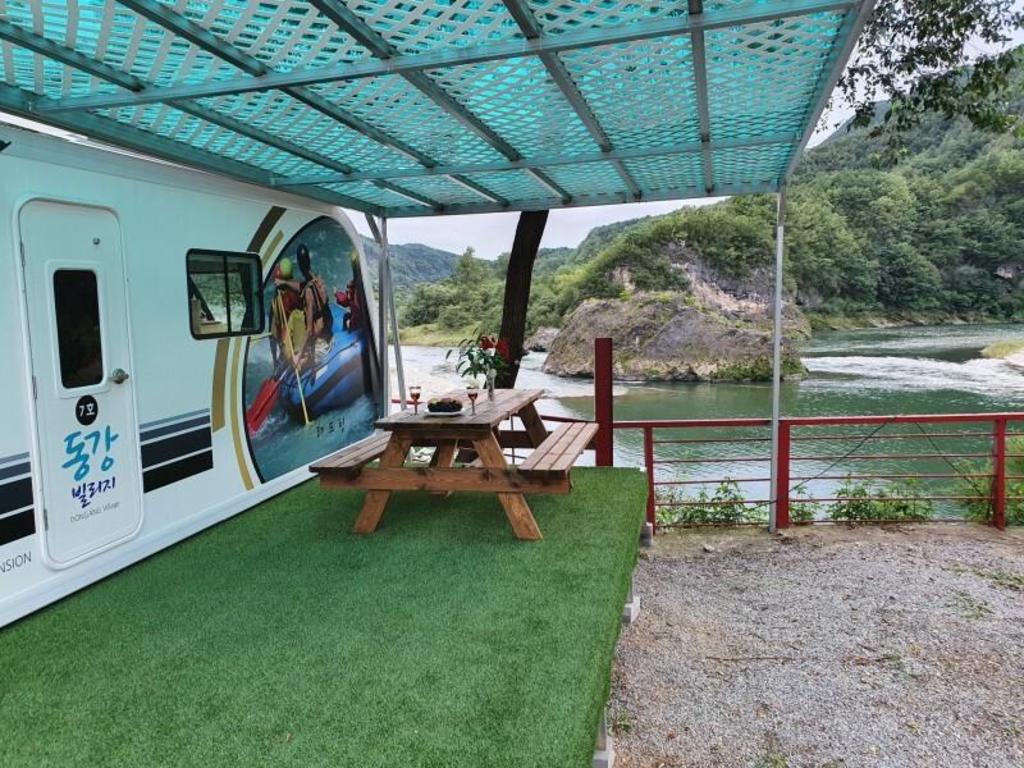 영월 동강빌리지카라반 image