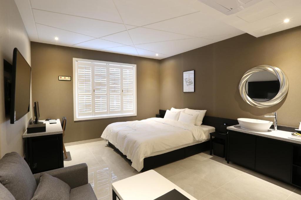 Best Hotels in Busan, South Korea – Idea Hotel Busan Station Review