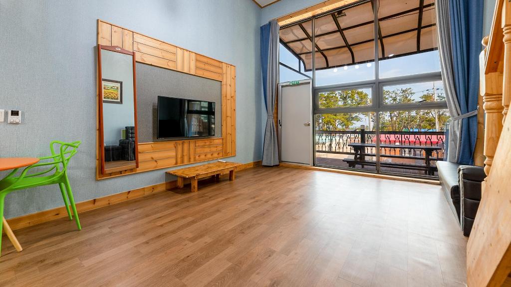 Best Hotels in Gyeongju, South Korea – Gyeongju Gampo Four Seasons Pension Review