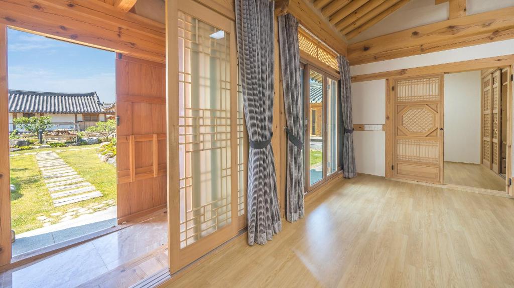경주 와담정 한옥 펜션 image