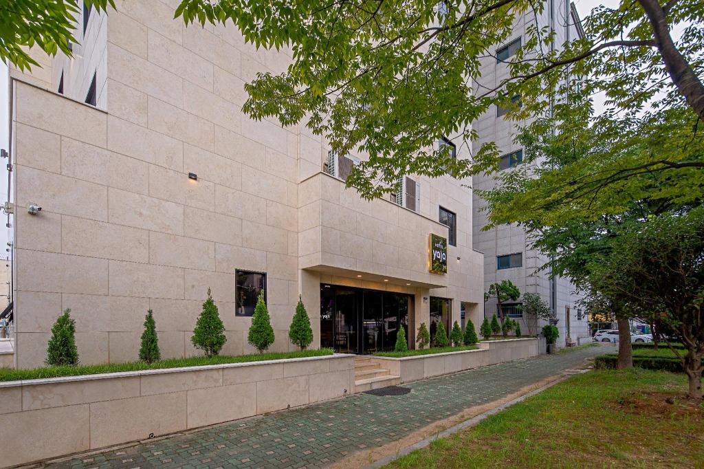 호텔 야자 목포 평화광장점 image