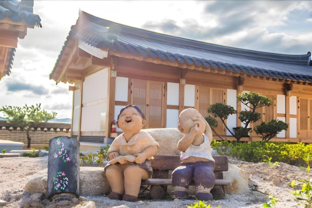 경주 와담정 한옥 펜션 image