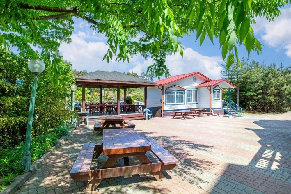 솔바람소리 펜션 image