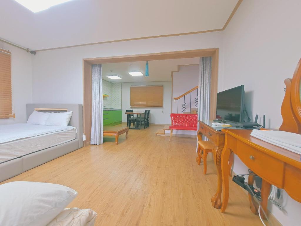 Best Hotels in Jeju, South Korea – Gillarim Pension Review