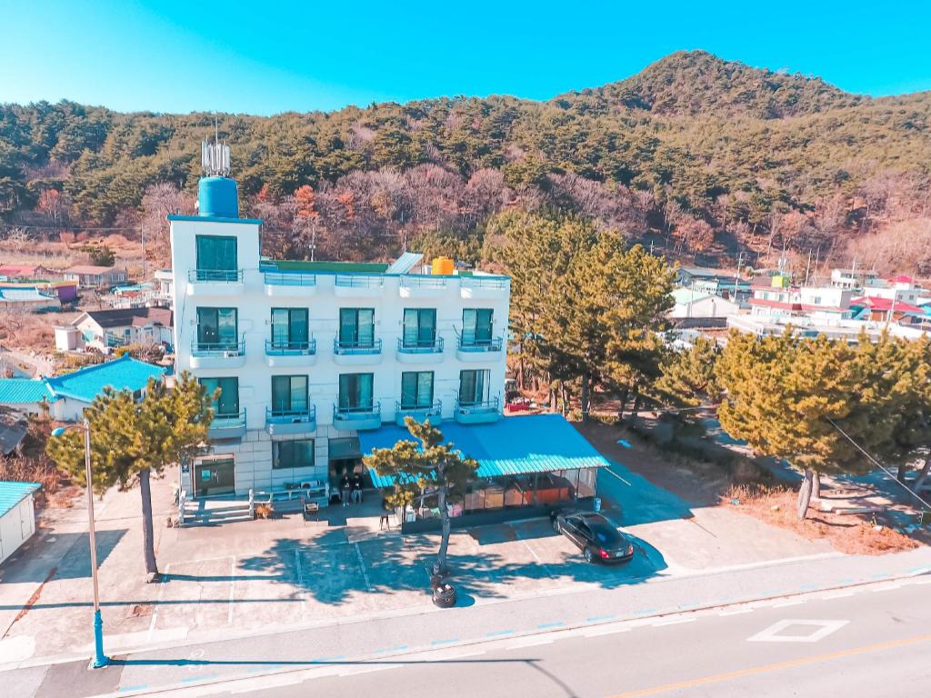 강릉 호스텔 image