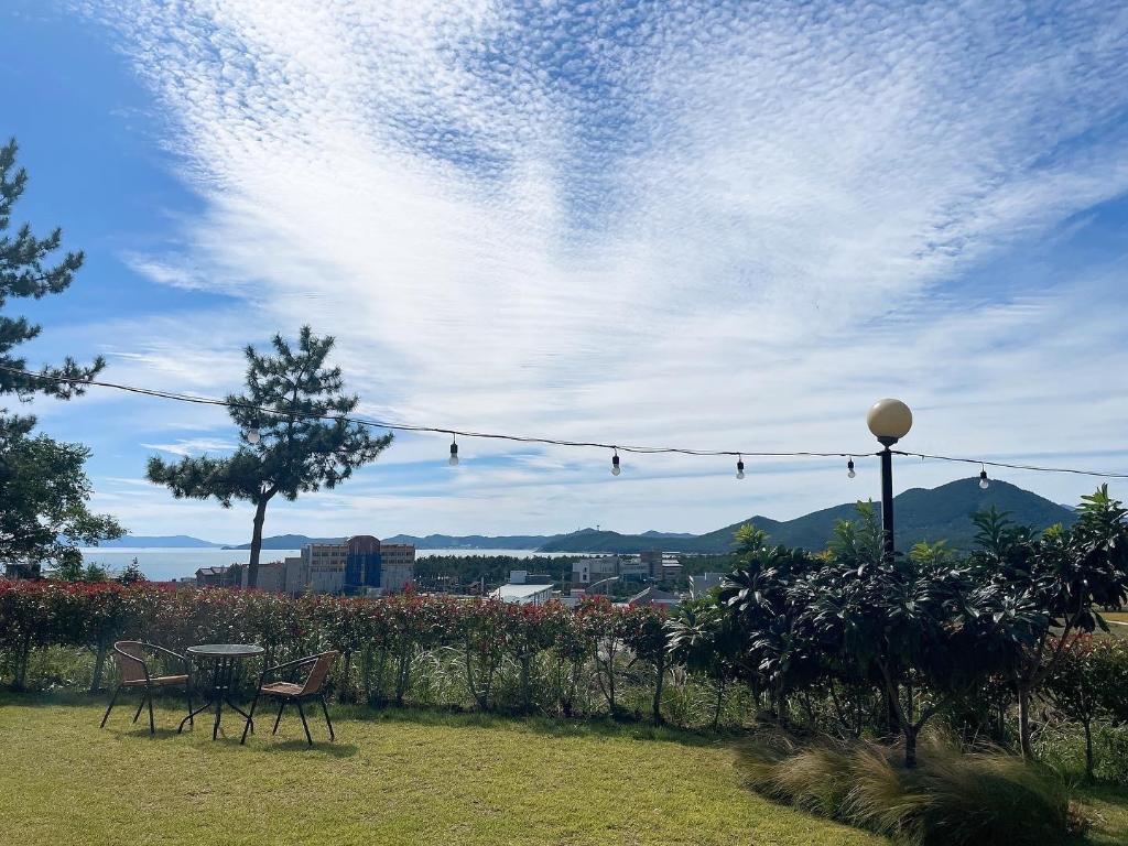 해금 펜션 image