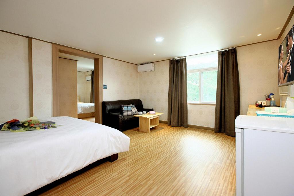 트라움 호텔콘도 image