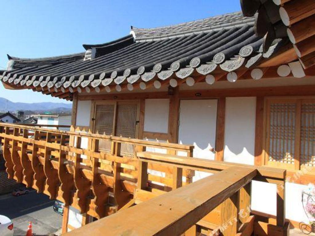 Gyeongju Seorabeol Hanok image
