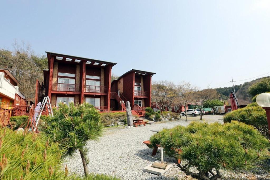 밀라트 펜션 image