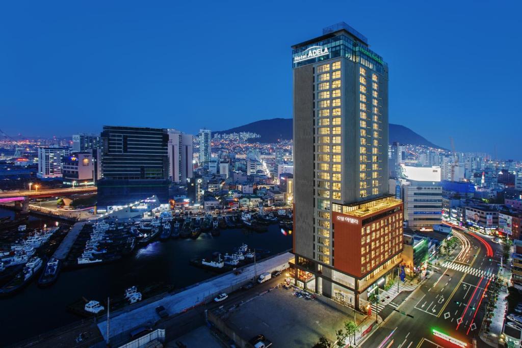 호텔 아델라 image